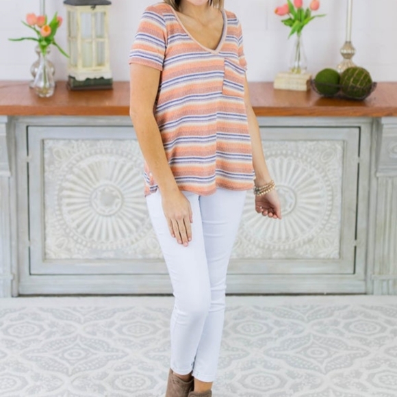 NWOT Andree Top. Large. - Picture 2 of 5